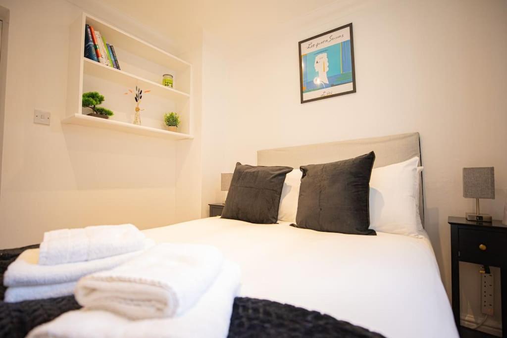 Perfect Location 4Bed 2 Bath Spacious Apartment ロンドン エクステリア 写真
