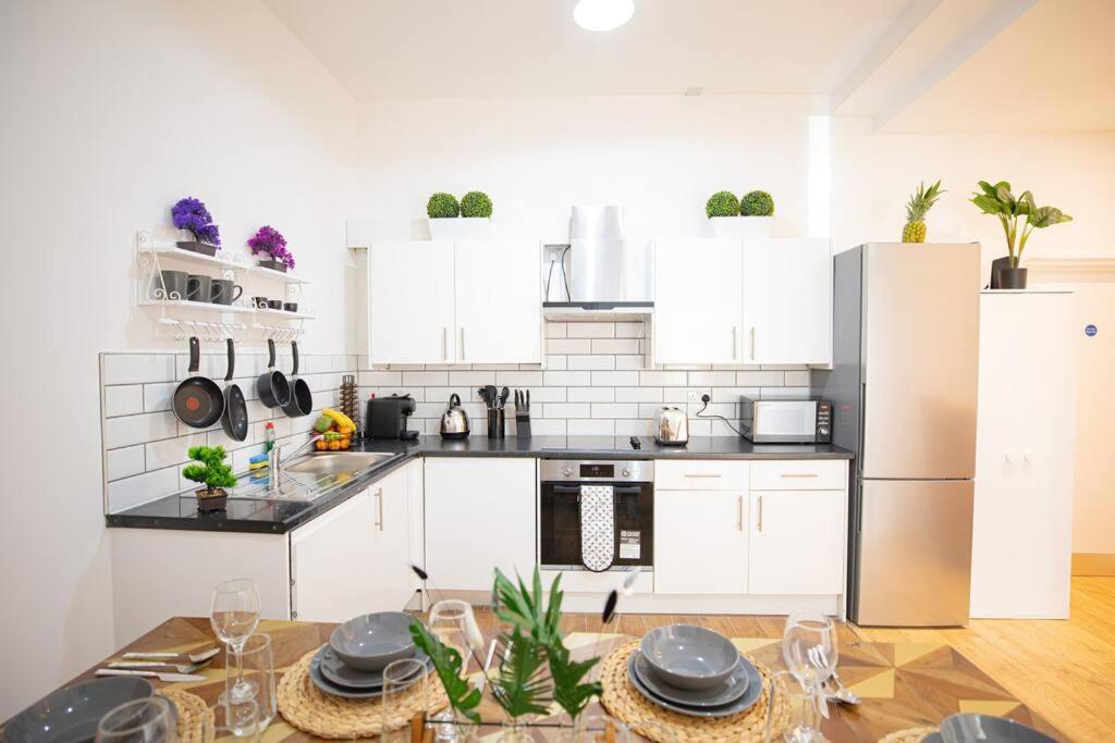 Perfect Location 4Bed 2 Bath Spacious Apartment ロンドン エクステリア 写真