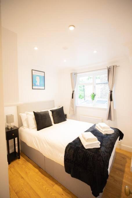 Perfect Location 4Bed 2 Bath Spacious Apartment ロンドン エクステリア 写真