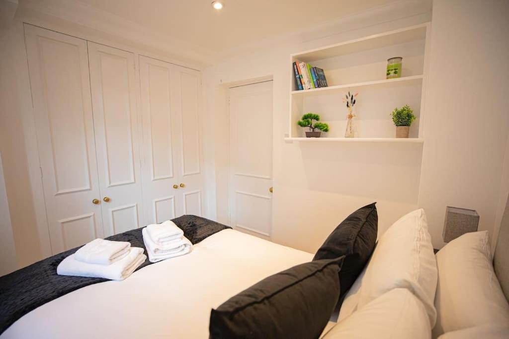 Perfect Location 4Bed 2 Bath Spacious Apartment ロンドン エクステリア 写真
