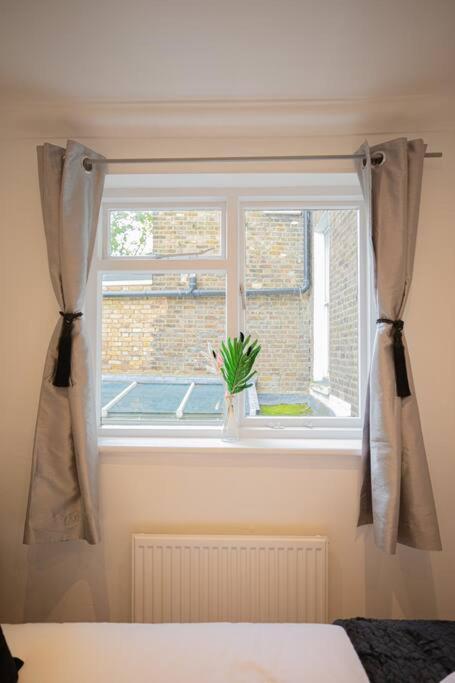 Perfect Location 4Bed 2 Bath Spacious Apartment ロンドン エクステリア 写真